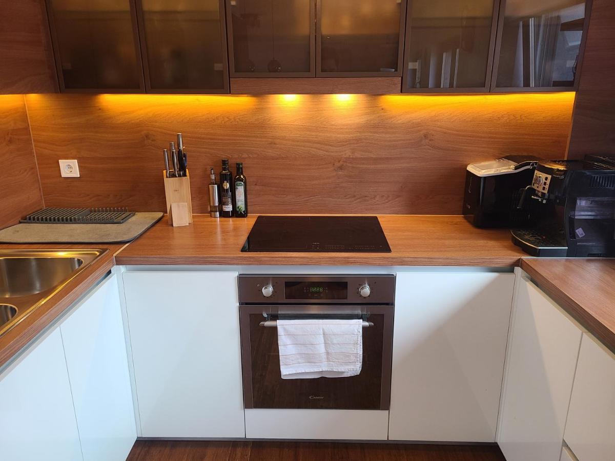 Modern 4-Star Luxury Apt - Wfh Ready, Free Parking Zagreb Exterior photo